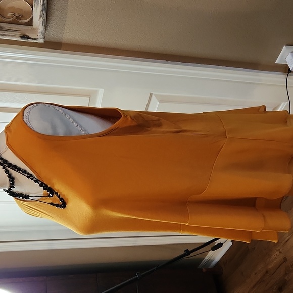 NWT, Michael Kors, Women's Top, Size XL, Mustard Color - Picture 4 of 11
